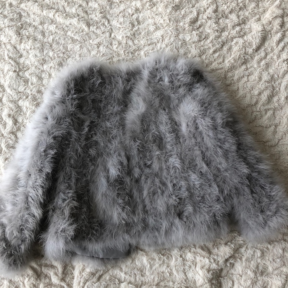 Elegant Gray Faux Fur Coat - Picture 4 of 9